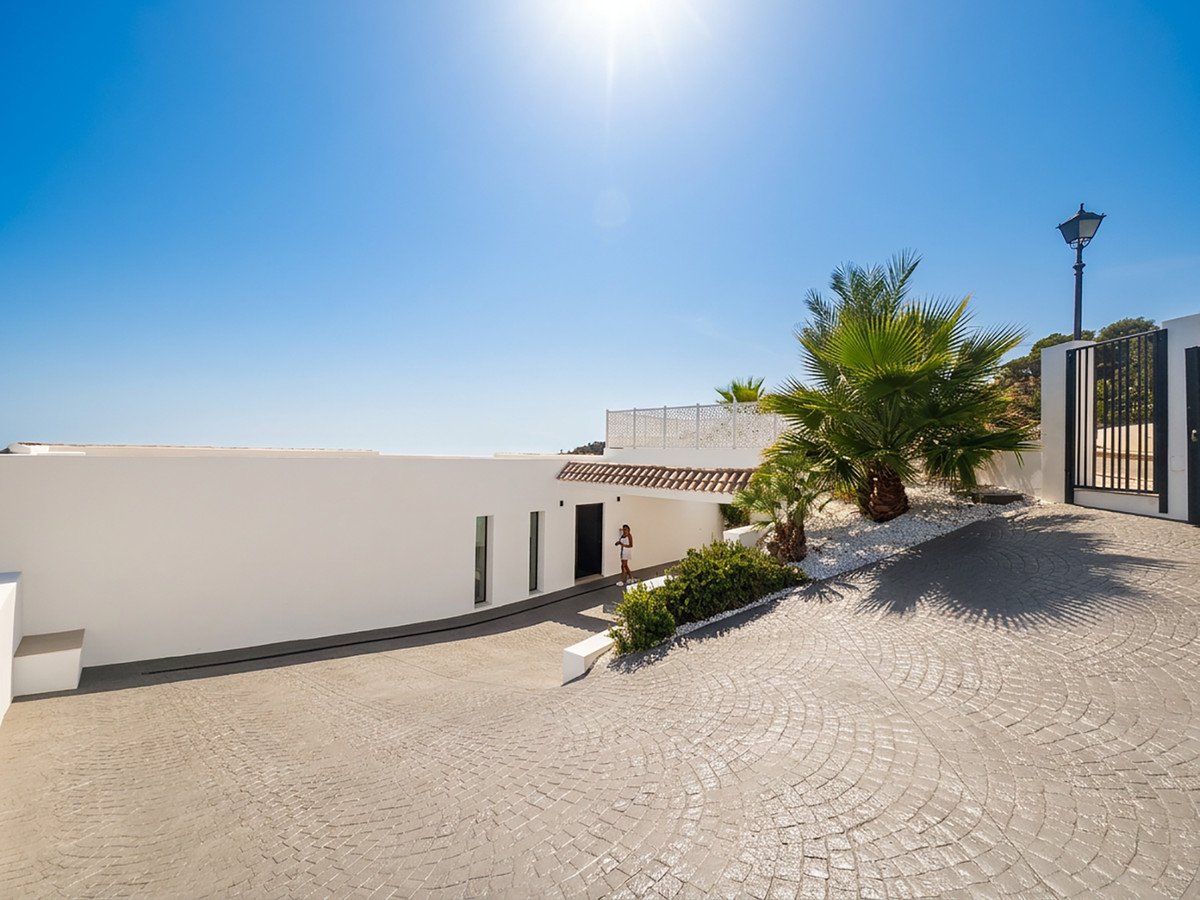 5 Bed Detached Villa in Benahavís