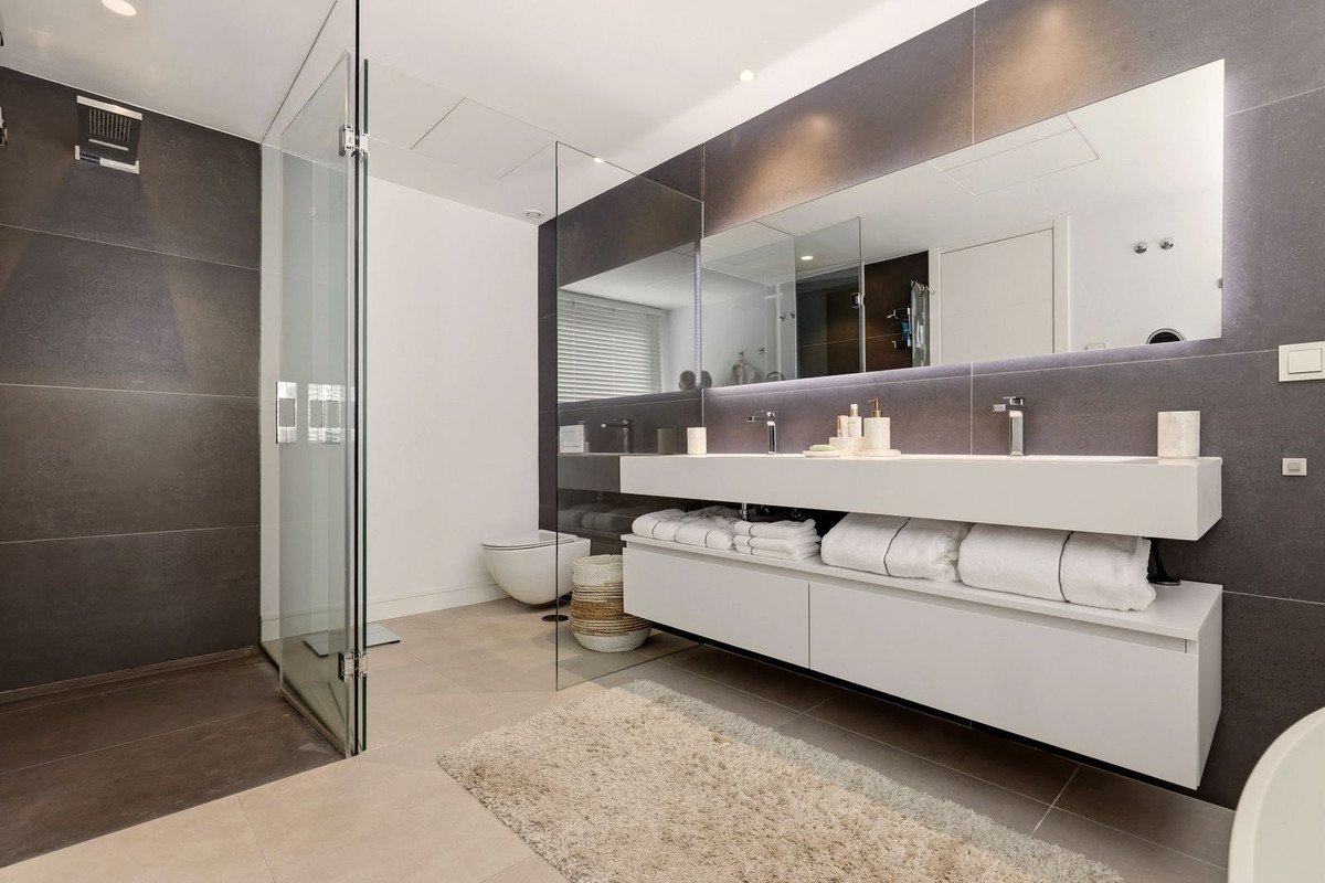 5 Bed Detached Villa in Santa Clara