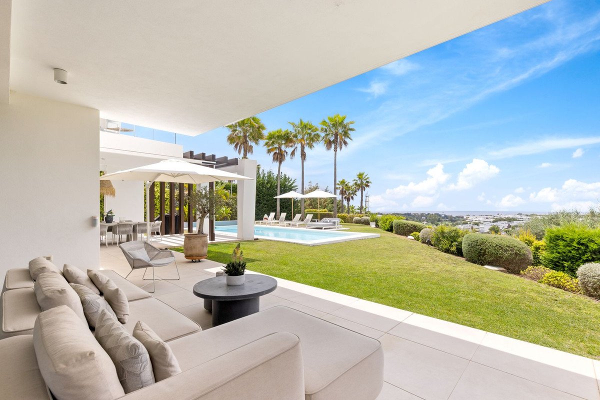 5 Bed Detached Villa in Santa Clara