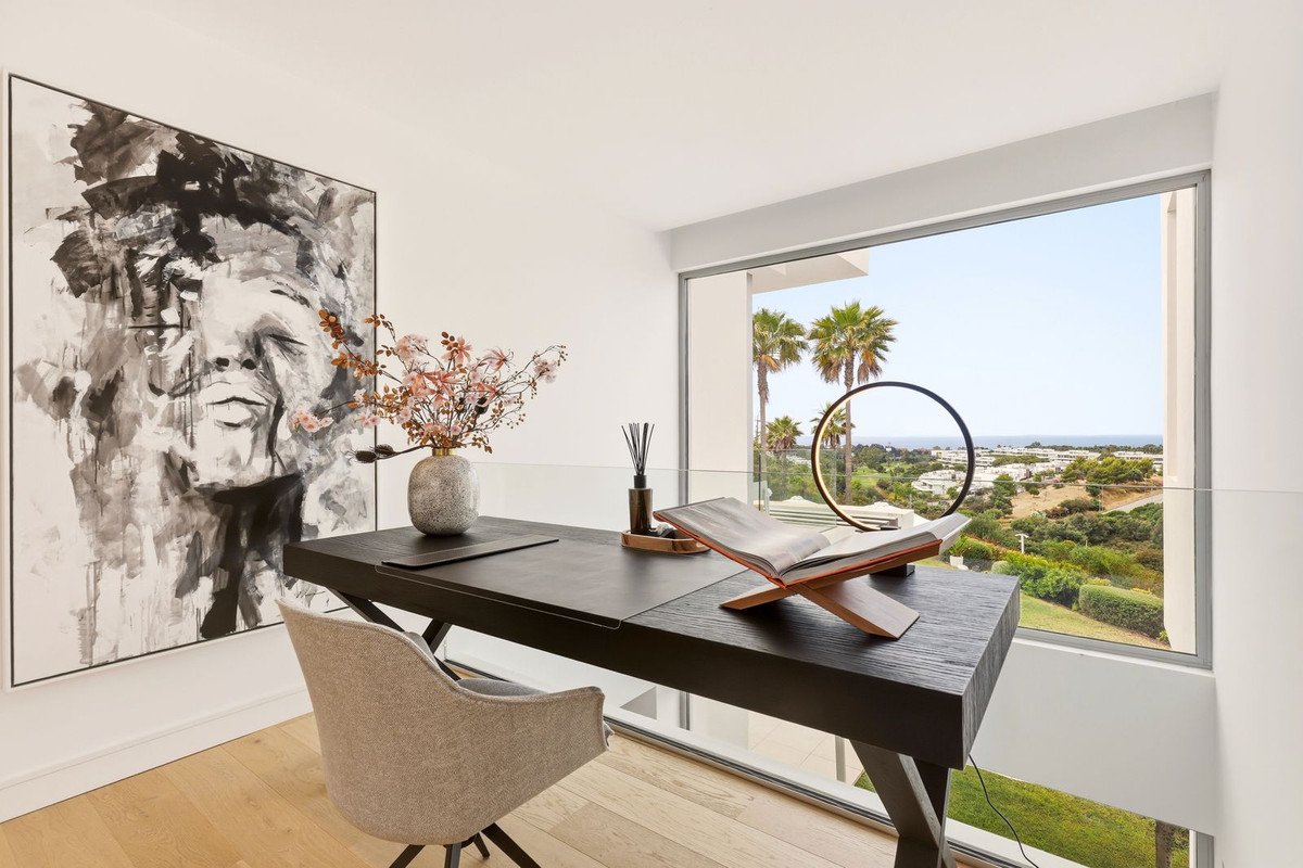 5 Bed Detached Villa in Santa Clara