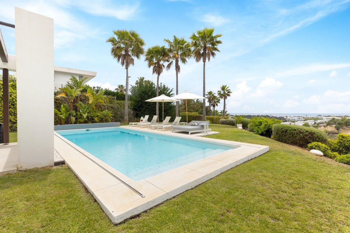 5 Bed Detached Villa in Santa Clara