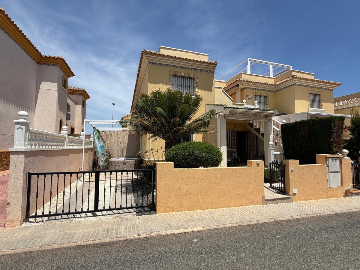 2 Bed Ground Floor Apartment in Orihuela Costa