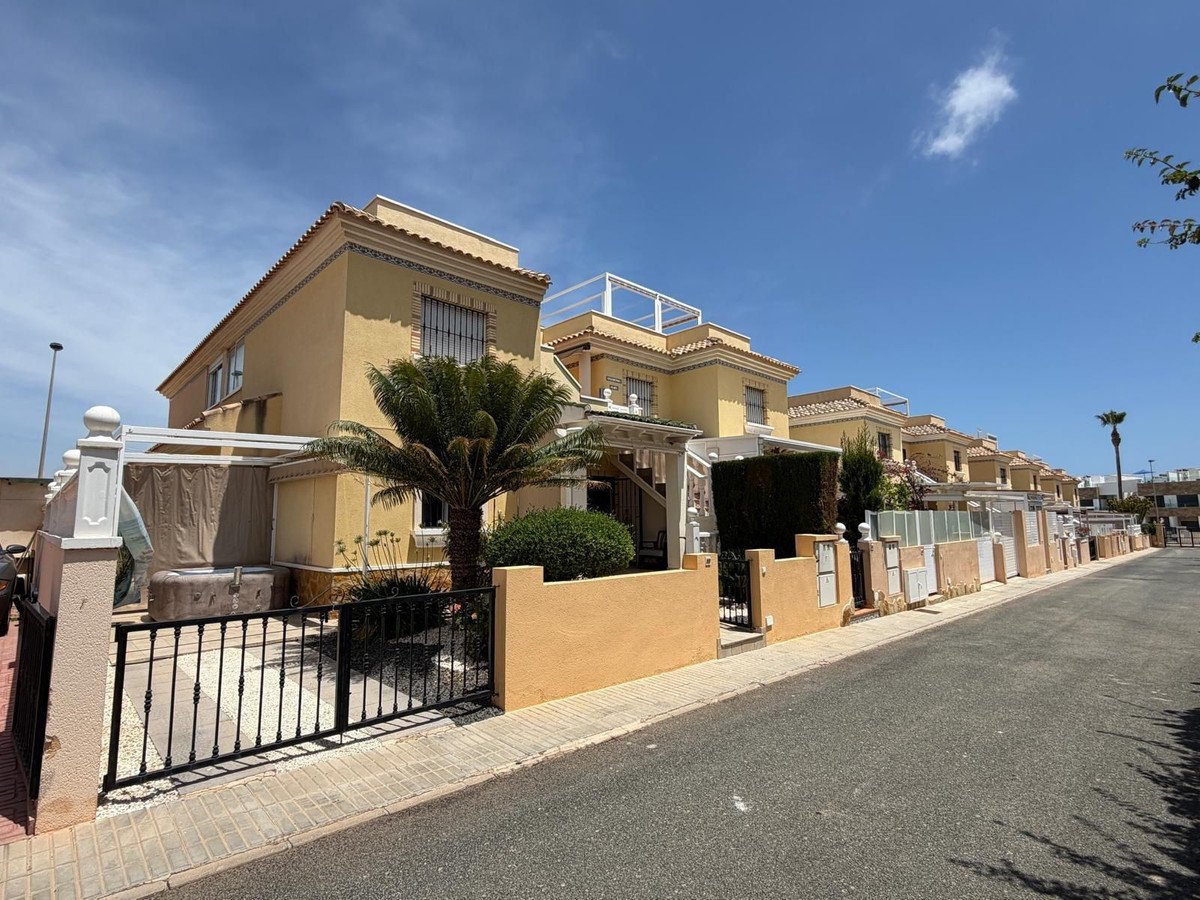 2 Bed Ground Floor Apartment in Orihuela Costa