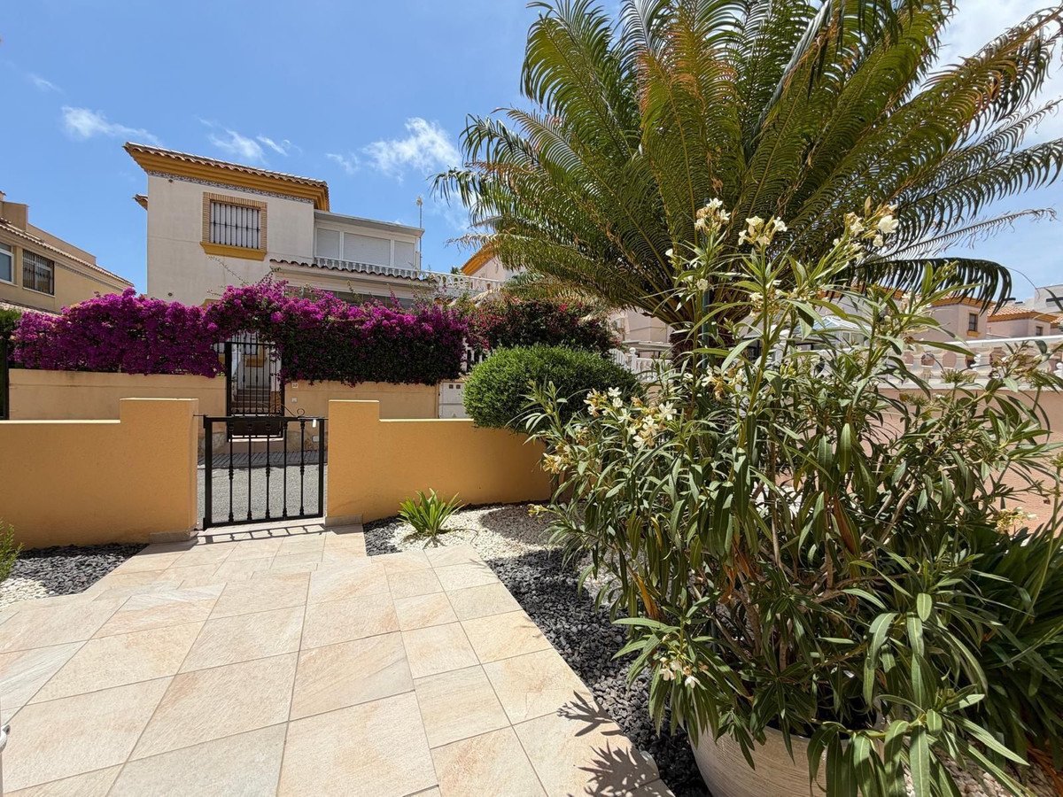 2 Bed Ground Floor Apartment in Orihuela Costa