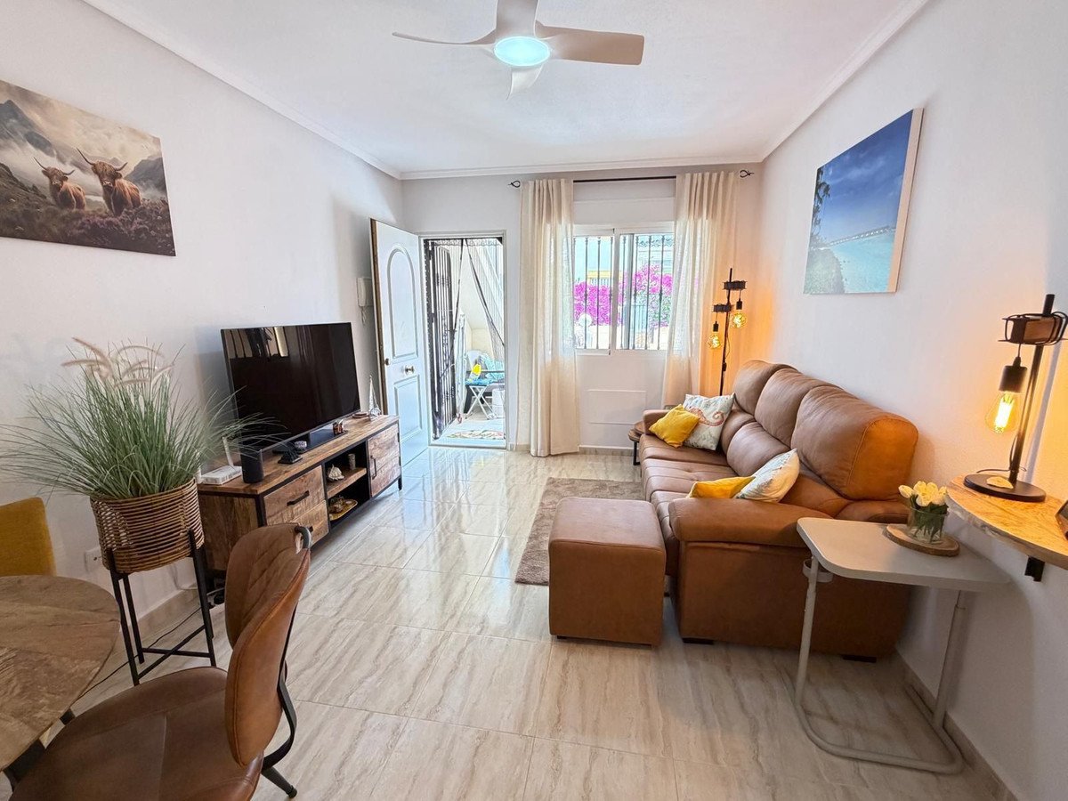 2 Bed Ground Floor Apartment in Orihuela Costa