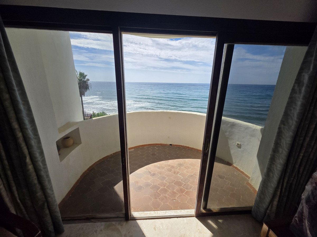1 Bed Middle Floor Apartment in Calahonda