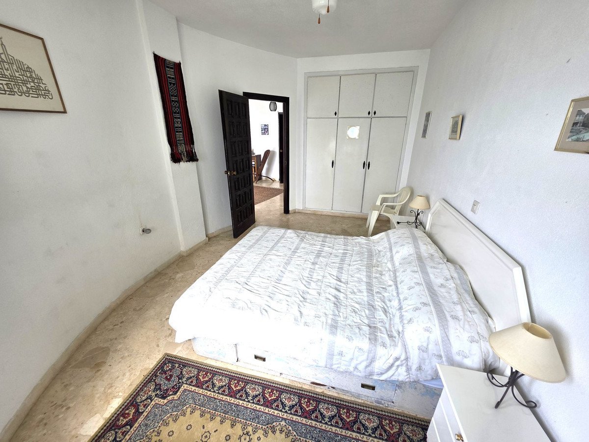 1 Bed Middle Floor Apartment in Calahonda