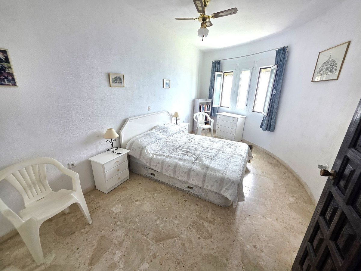 1 Bed Middle Floor Apartment in Calahonda