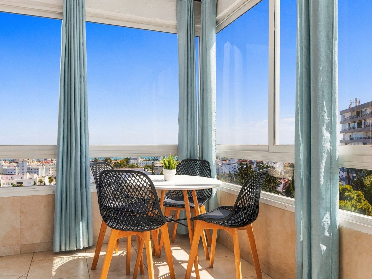 1 Bed Middle Floor Apartment in La Colina