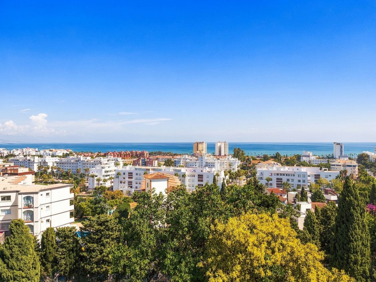 1 Bed Middle Floor Apartment in La Colina