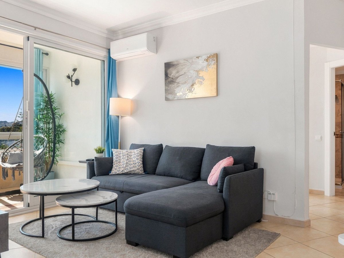 1 Bed Middle Floor Apartment in La Colina