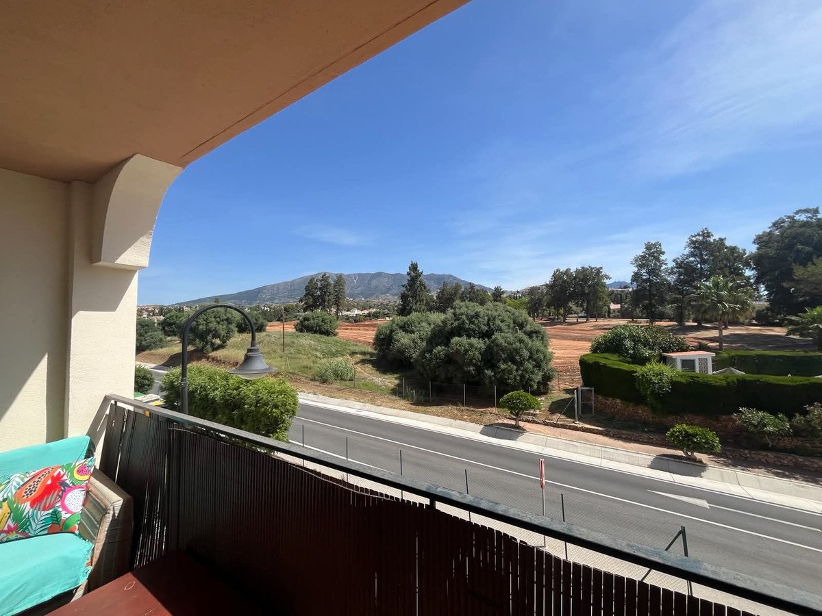 4 Bed Middle Floor Apartment in Mijas Golf