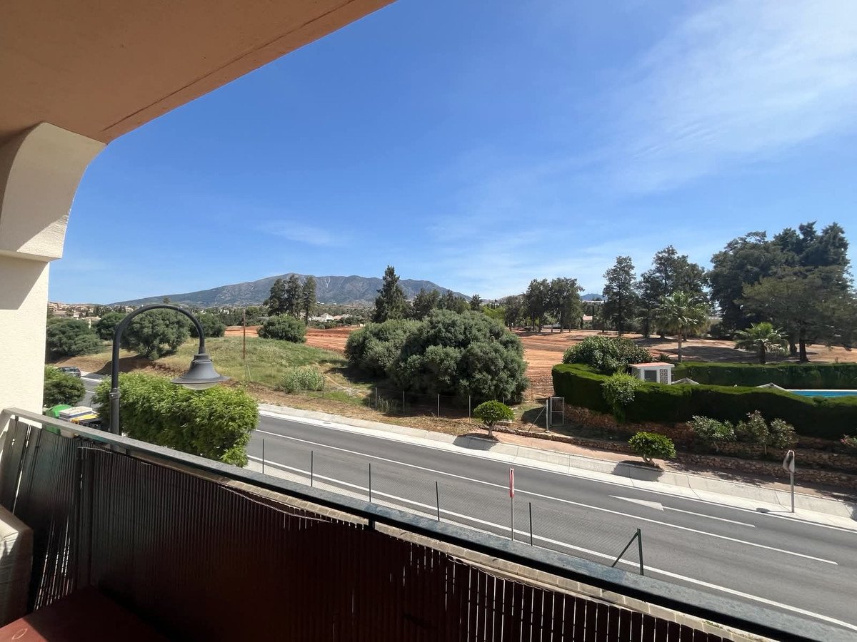 4 Bed Middle Floor Apartment in Mijas Golf