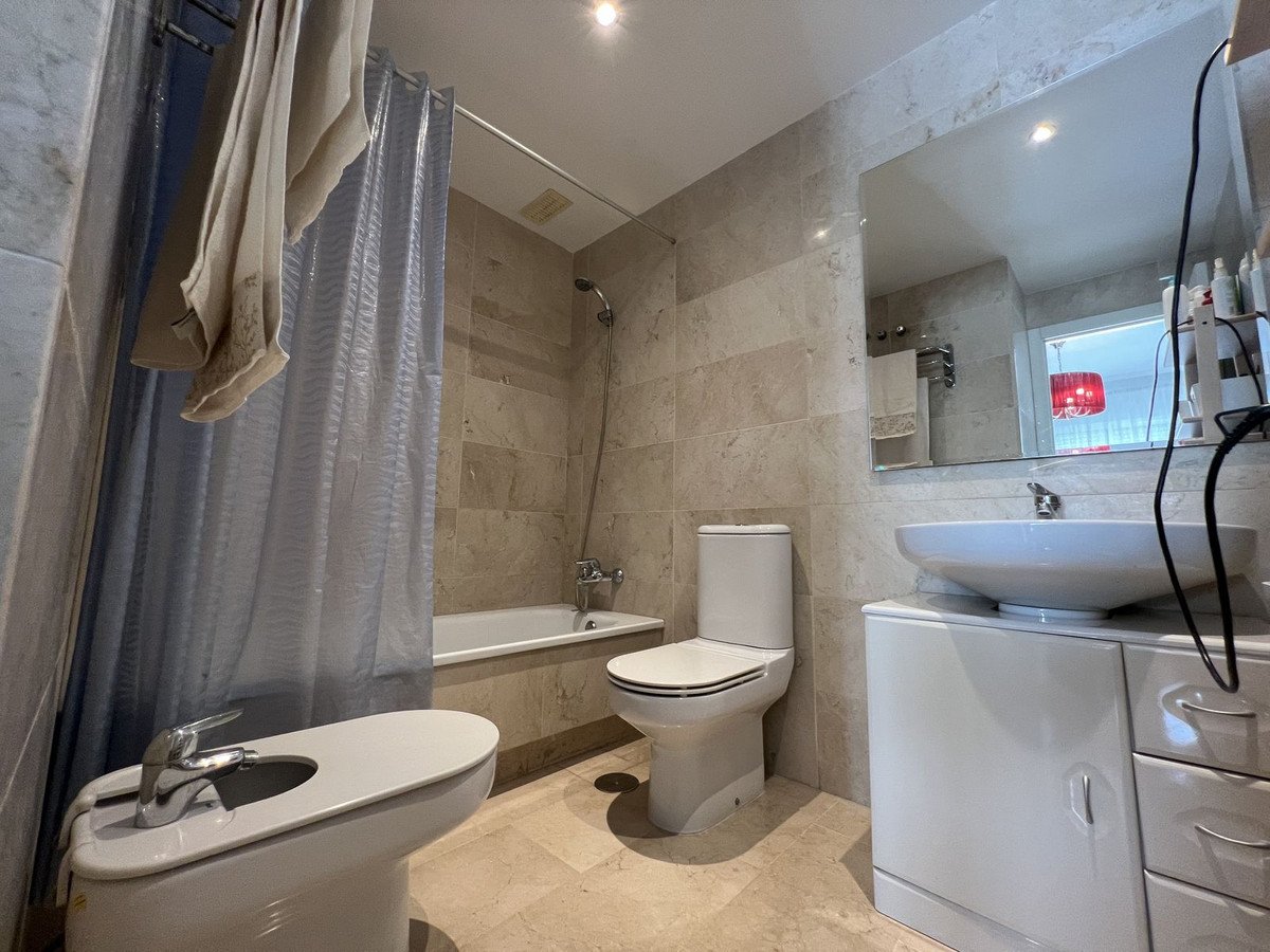 4 Bed Middle Floor Apartment in Mijas Golf