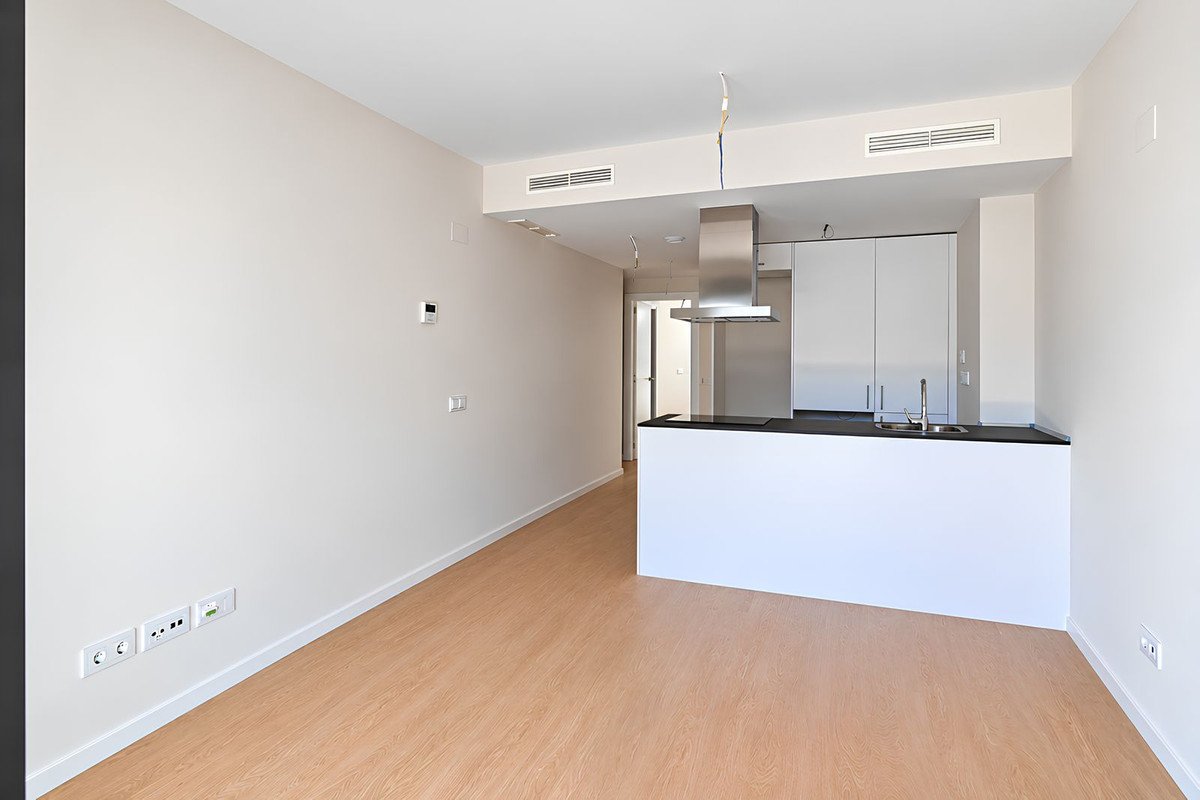 2 Bed Middle Floor Apartment in Las Lagunas