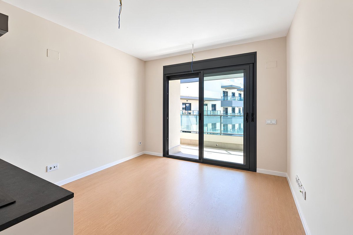 2 Bed Middle Floor Apartment in Las Lagunas
