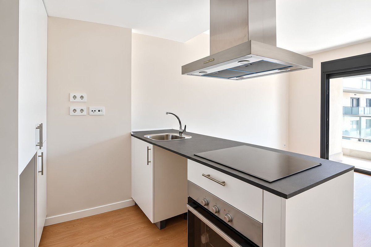 2 Bed Middle Floor Apartment in Las Lagunas