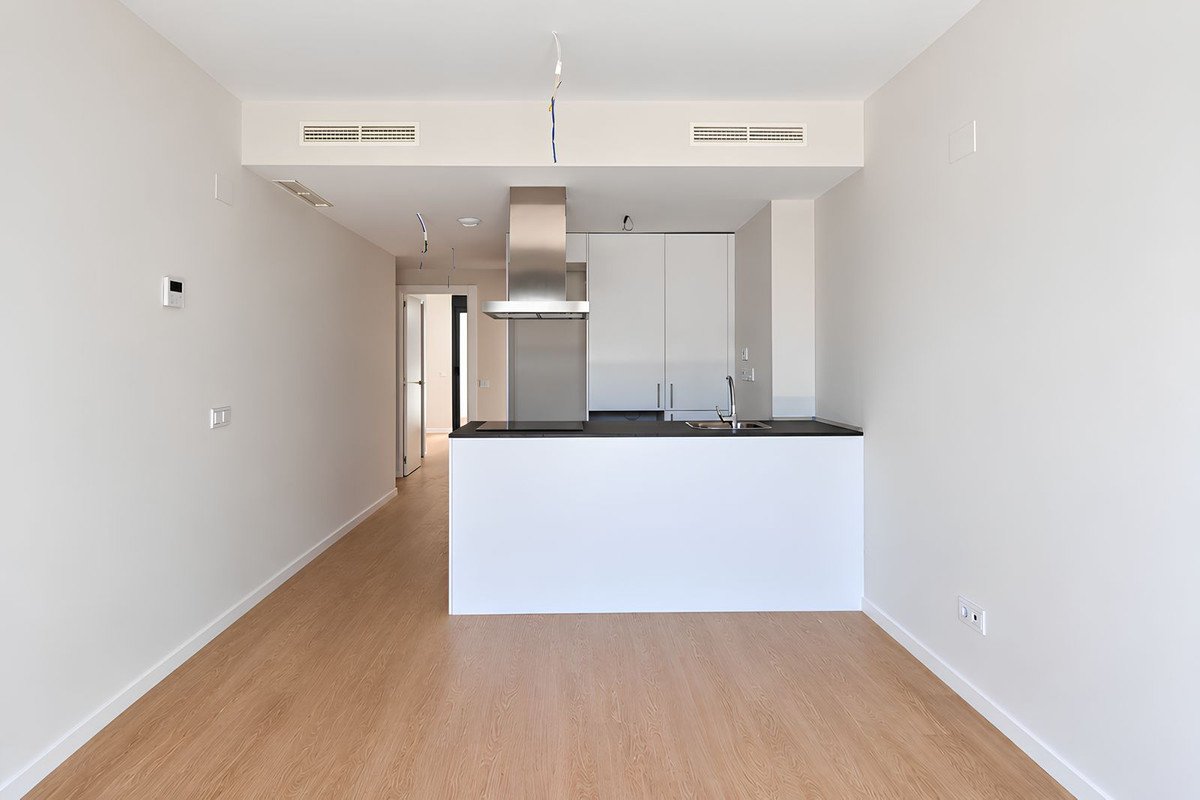 2 Bed Middle Floor Apartment in Las Lagunas