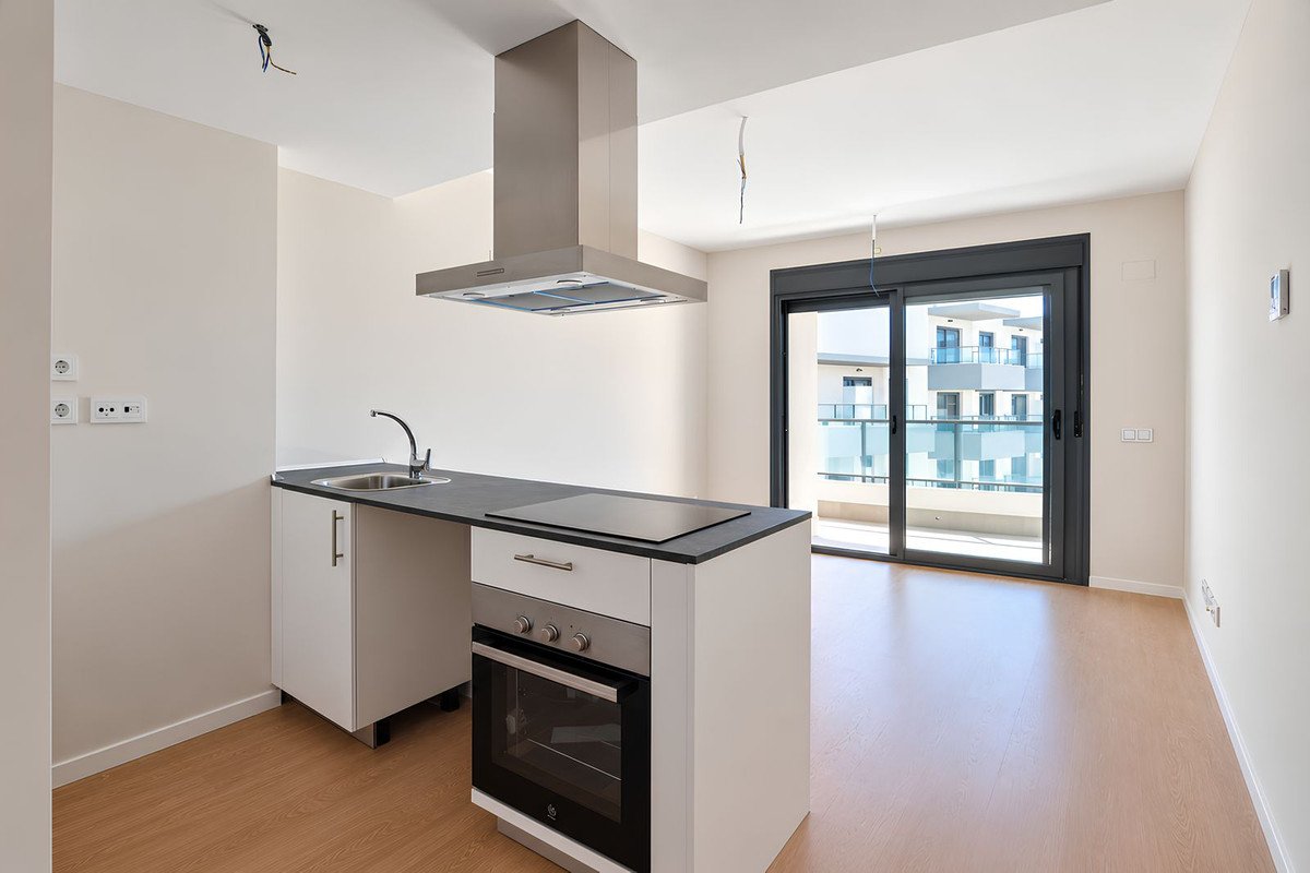 2 Bed Middle Floor Apartment in Las Lagunas