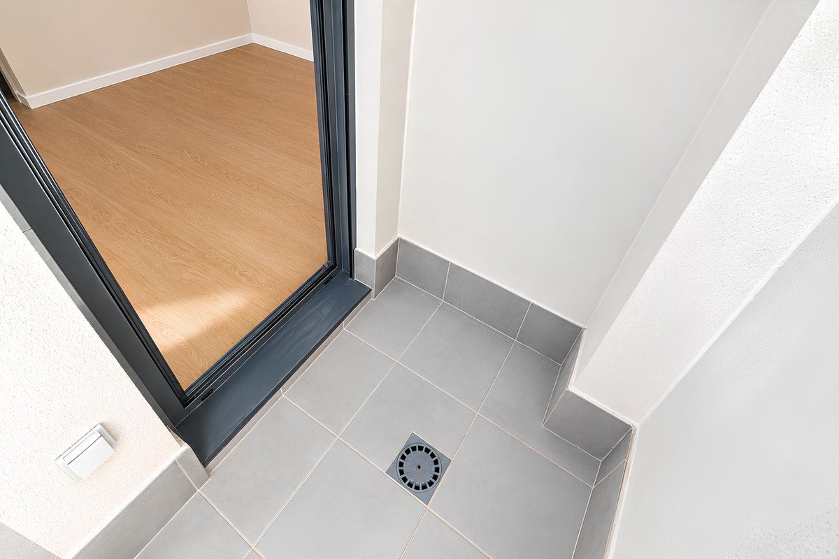 2 Bed Middle Floor Apartment in Las Lagunas