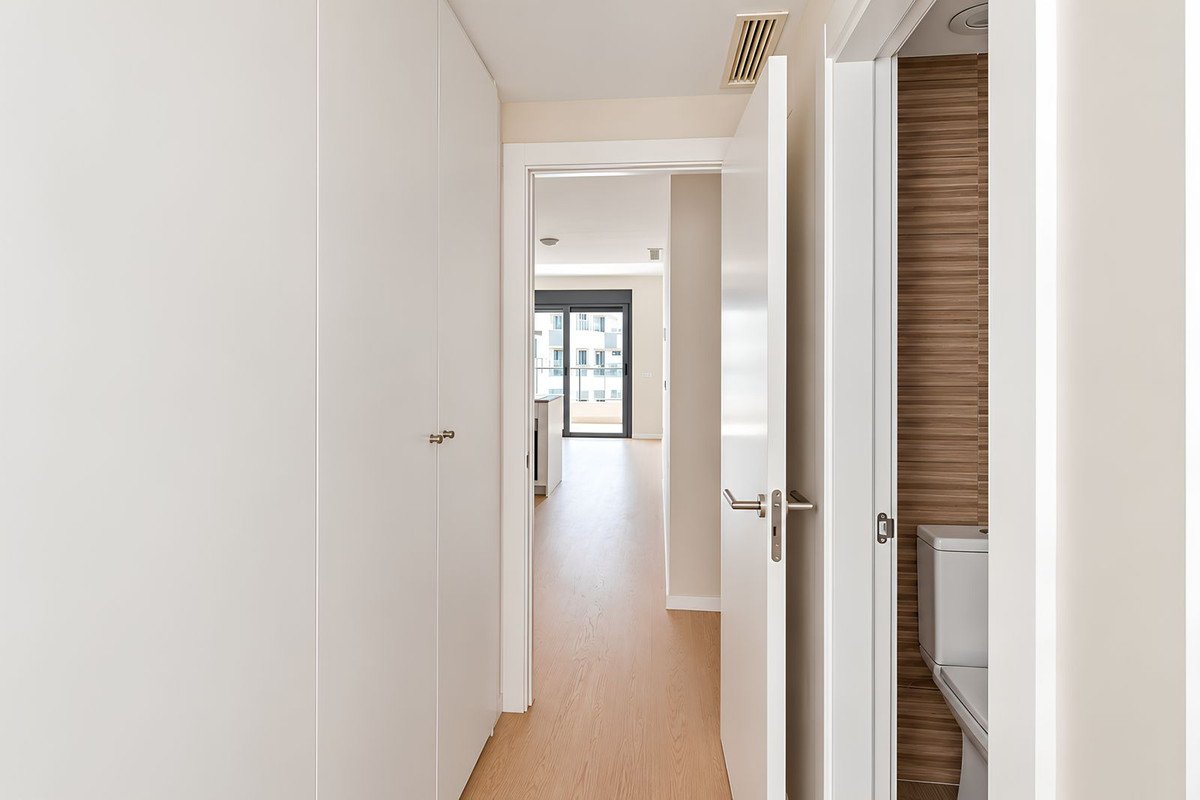 2 Bed Middle Floor Apartment in Las Lagunas