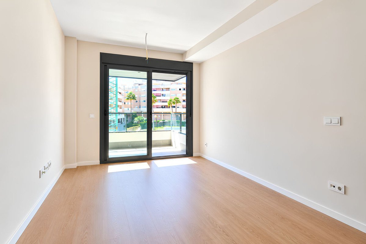 3 Bed Middle Floor Apartment in Las Lagunas