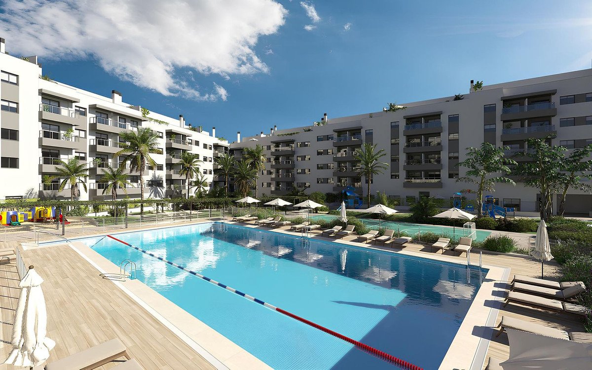 3 Bed Middle Floor Apartment in Las Lagunas