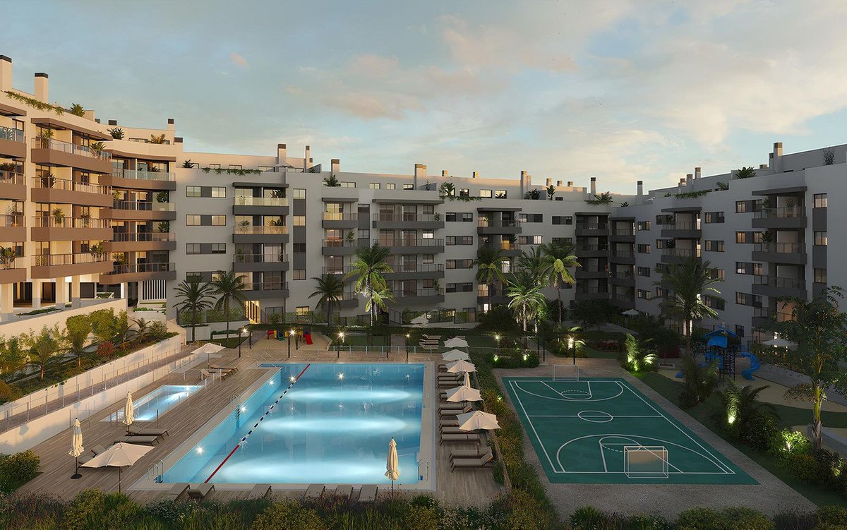 3 Bed Middle Floor Apartment in Las Lagunas