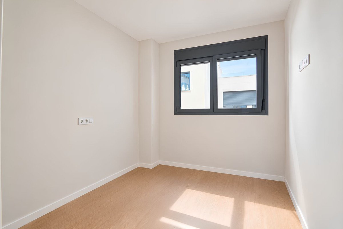 3 Bed Middle Floor Apartment in Las Lagunas