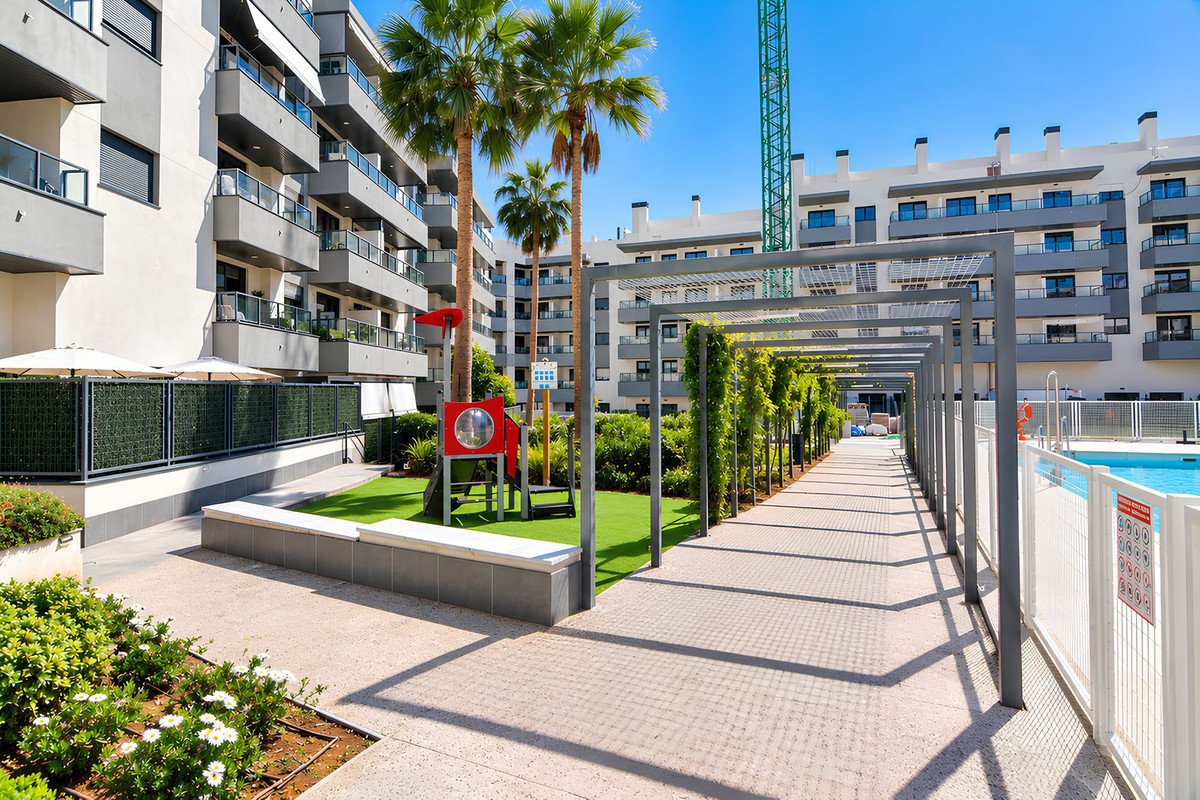 3 Bed Middle Floor Apartment in Las Lagunas