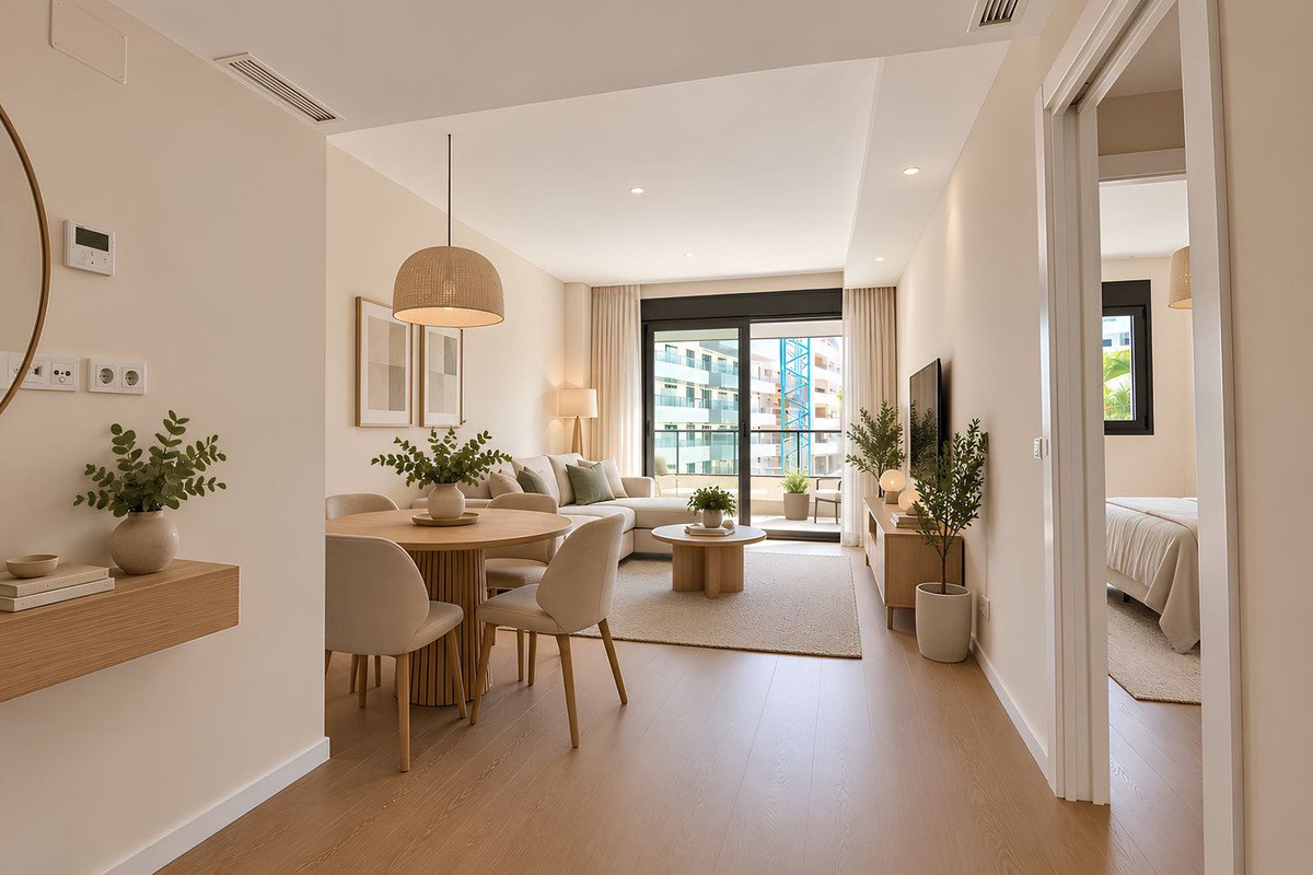 3 Bed Middle Floor Apartment in Las Lagunas