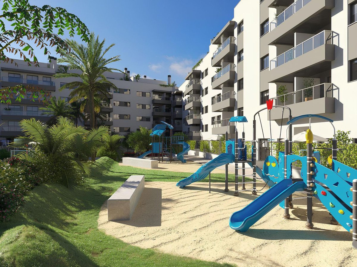 3 Bed Middle Floor Apartment in Las Lagunas