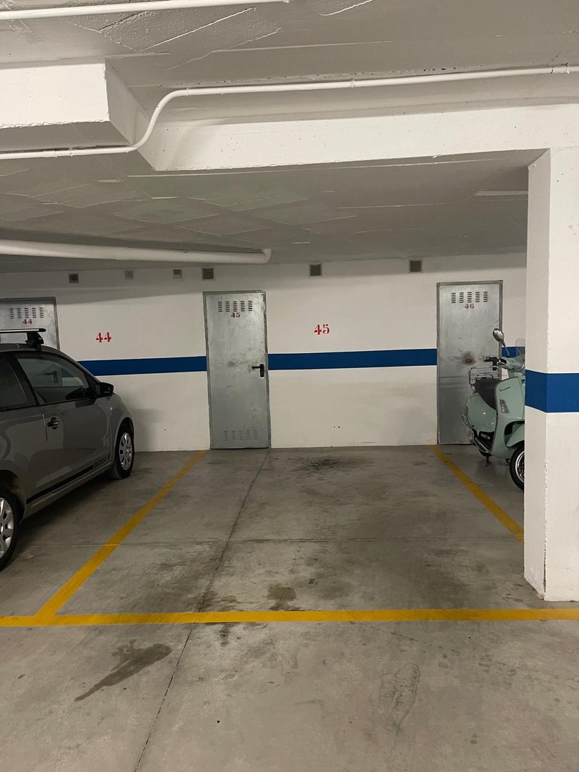 2 Bed Middle Floor Apartment in Fuengirola