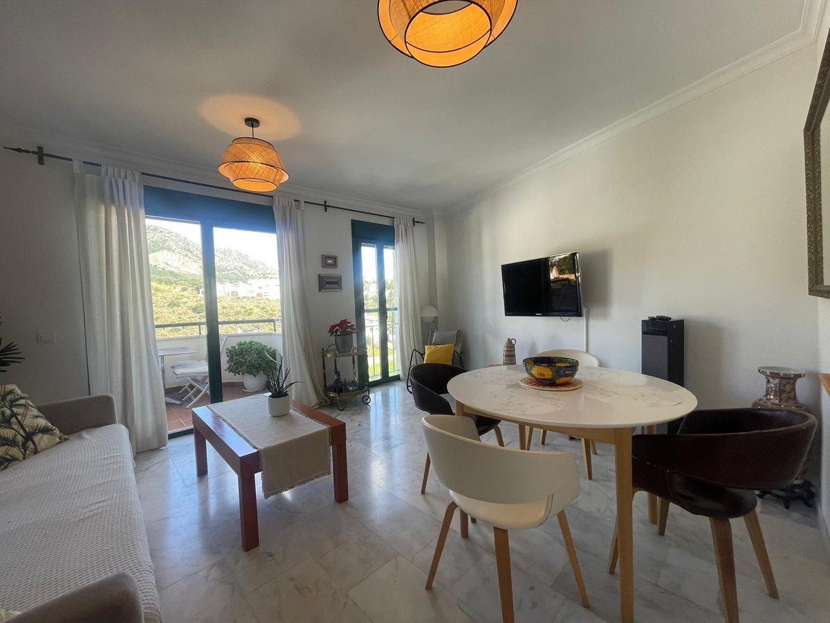 2 Bed Middle Floor Apartment in Fuengirola