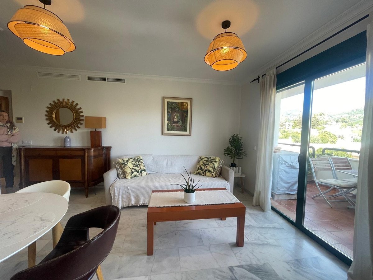 2 Bed Middle Floor Apartment in Fuengirola