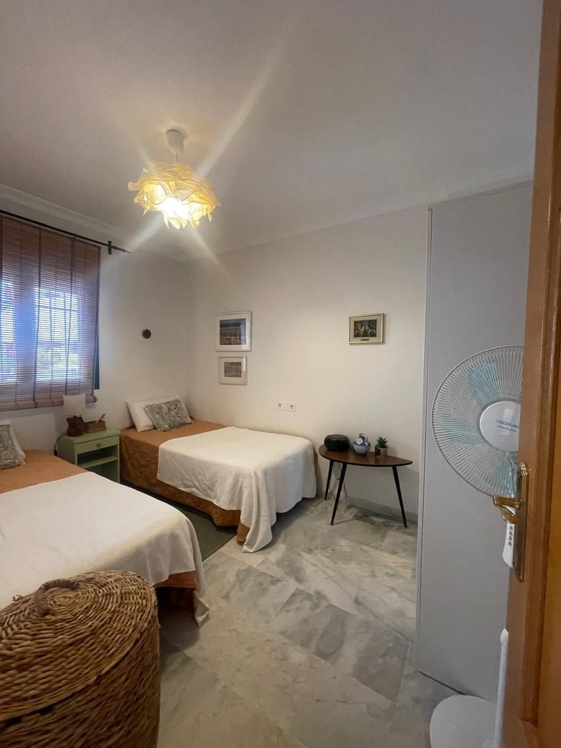 2 Bed Middle Floor Apartment in Fuengirola