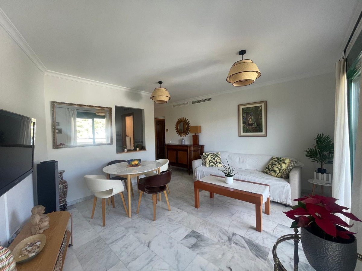 2 Bed Middle Floor Apartment in Fuengirola
