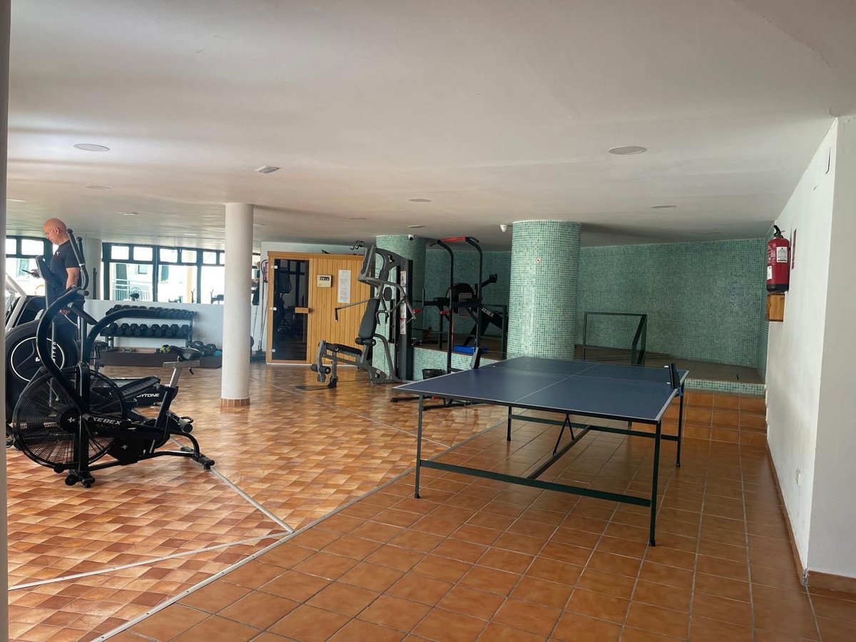 2 Bed Middle Floor Apartment in Fuengirola