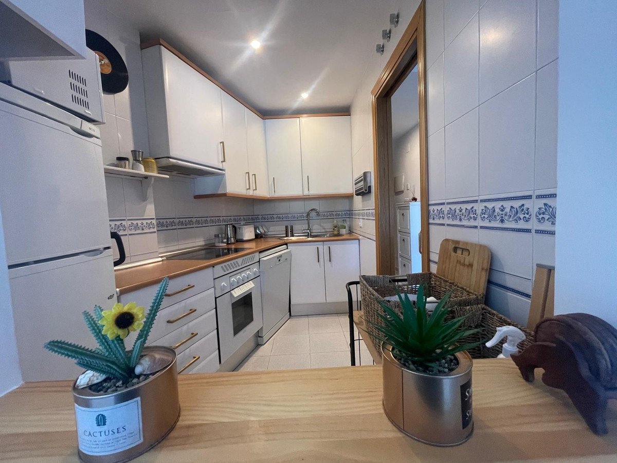 2 Bed Middle Floor Apartment in Fuengirola