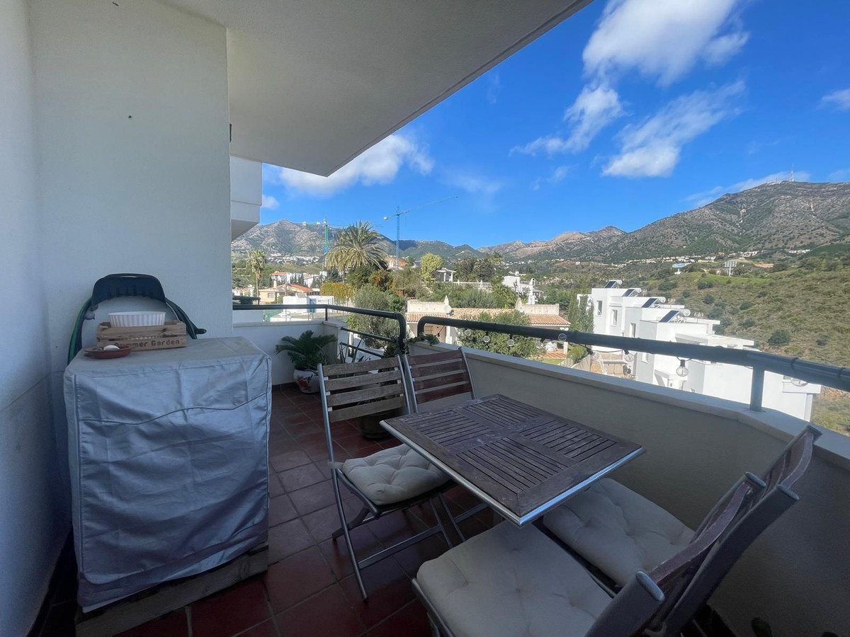 2 Bed Middle Floor Apartment in Fuengirola