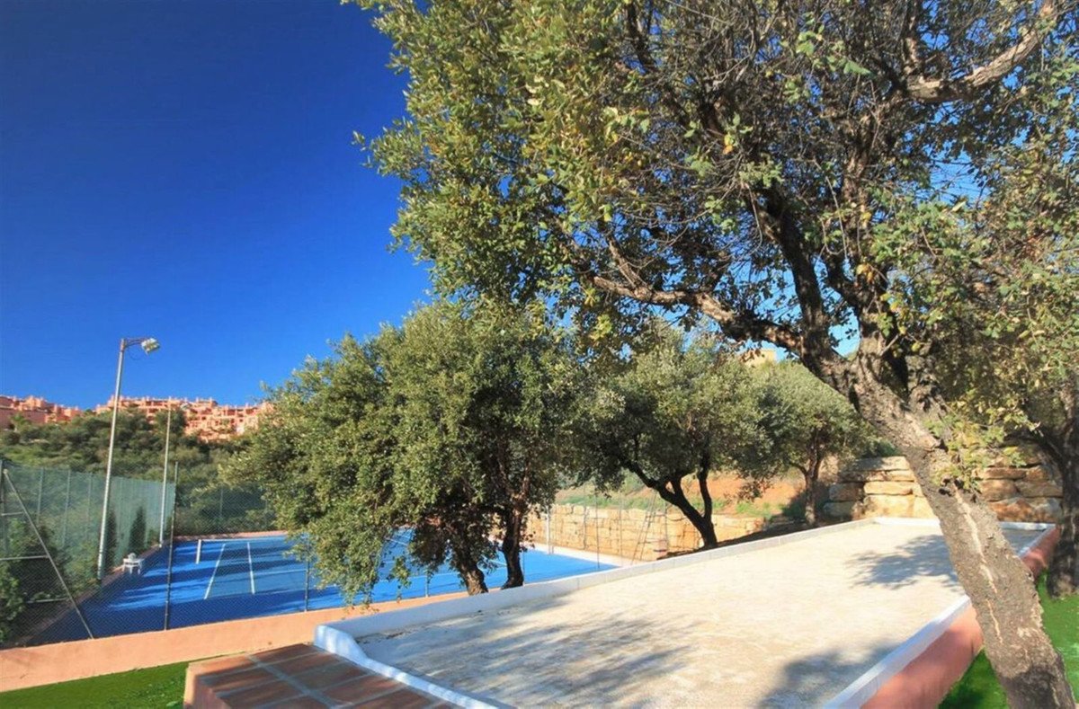 2 Bed Ground Floor Apartment in La Mairena
