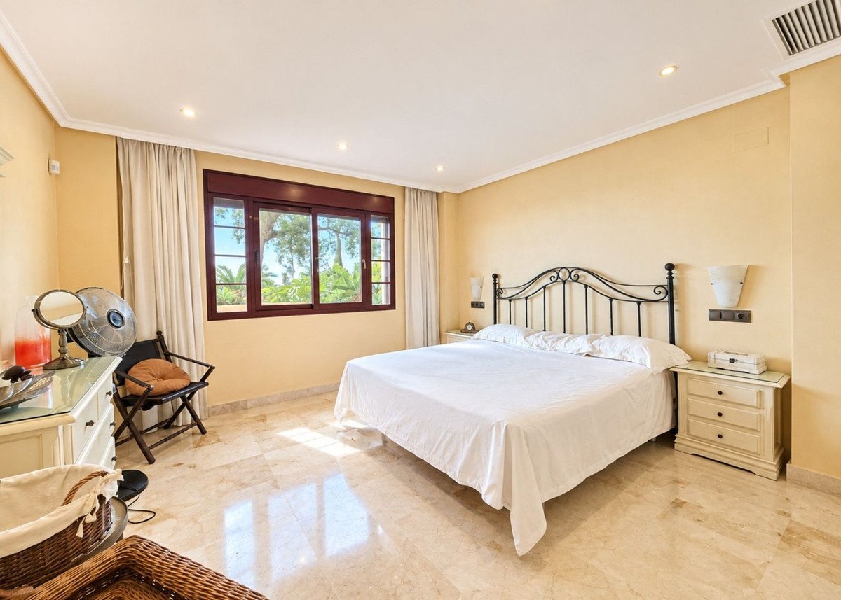 2 Bed Ground Floor Apartment in La Mairena