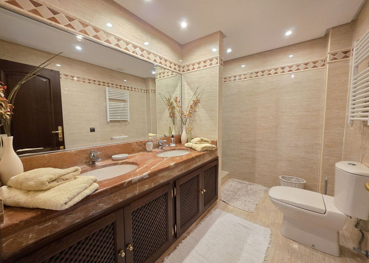 2 Bed Ground Floor Apartment in La Mairena