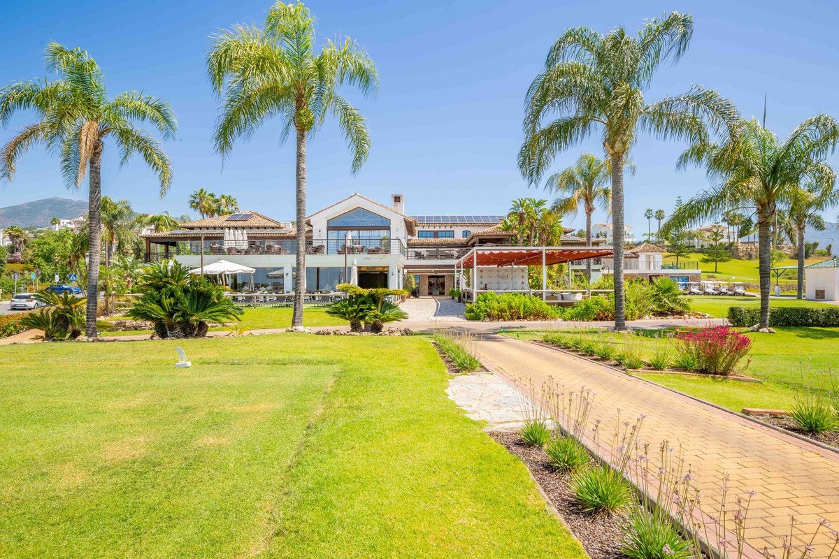 2 Bed Ground Floor Apartment in Los Arqueros