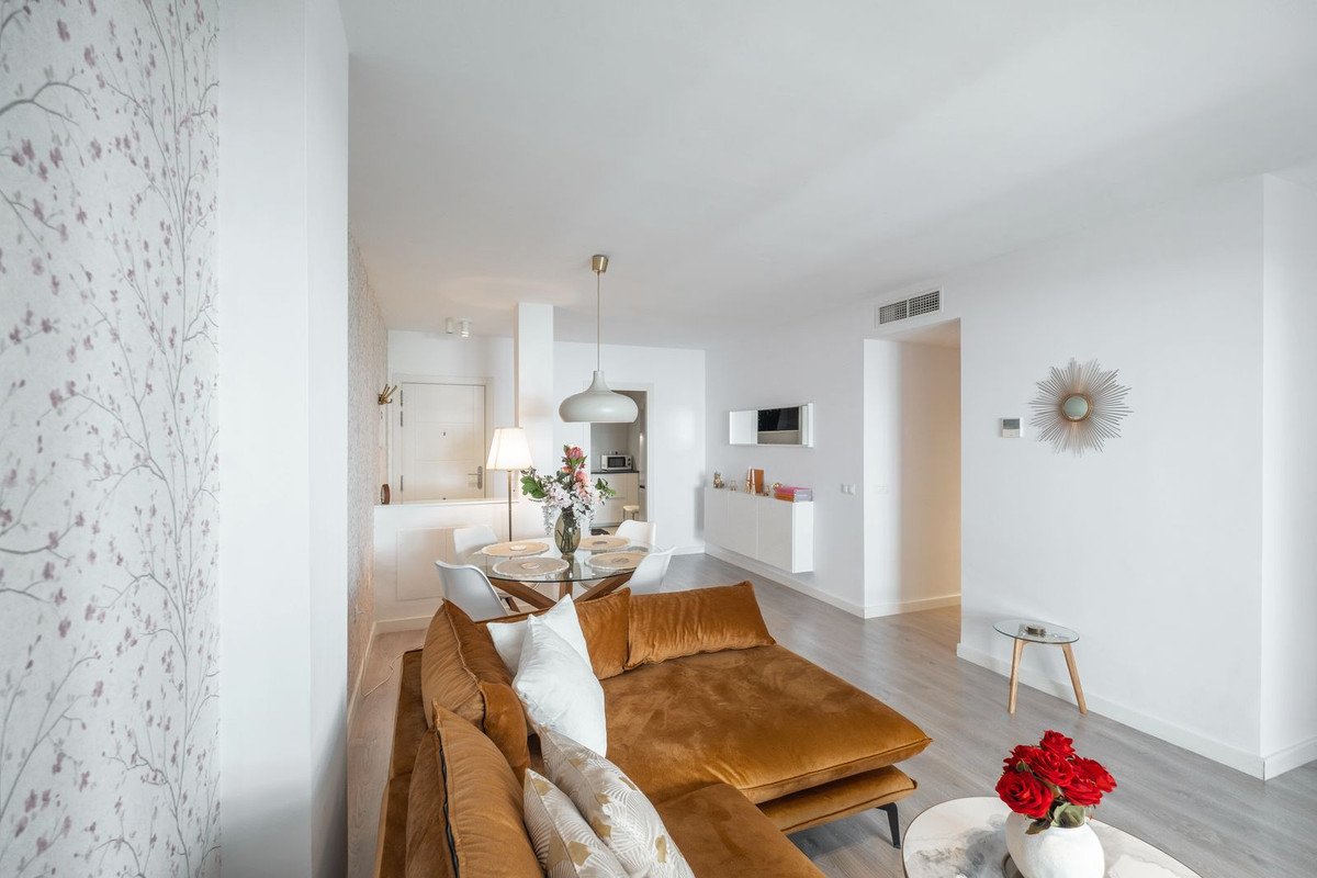 3 Bed Middle Floor Apartment in La Campana
