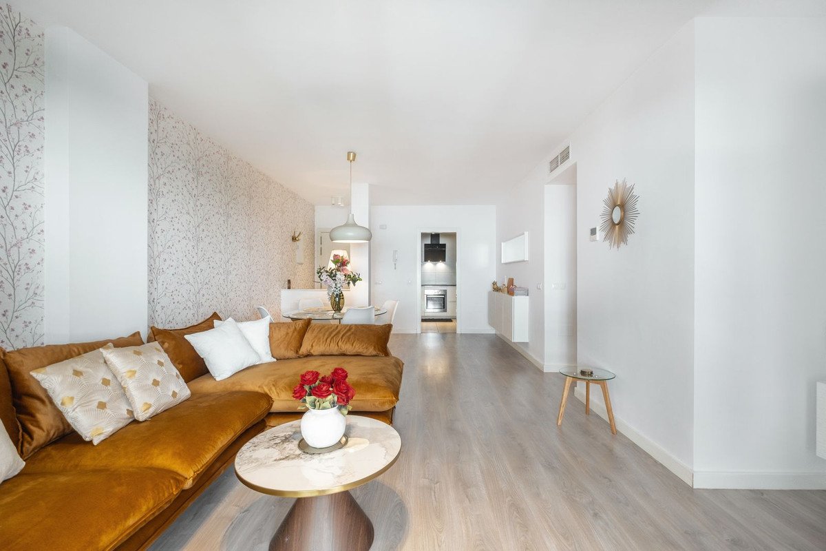 3 Bed Middle Floor Apartment in La Campana