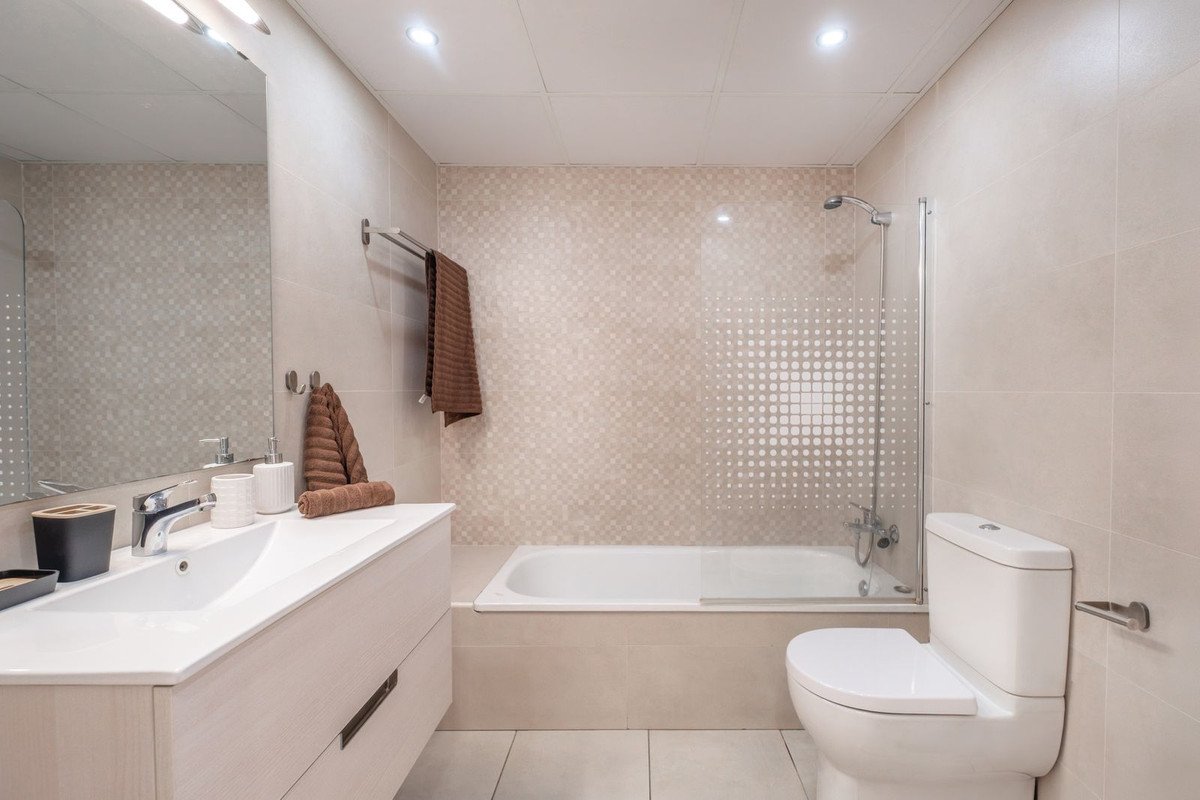 3 Bed Middle Floor Apartment in La Campana