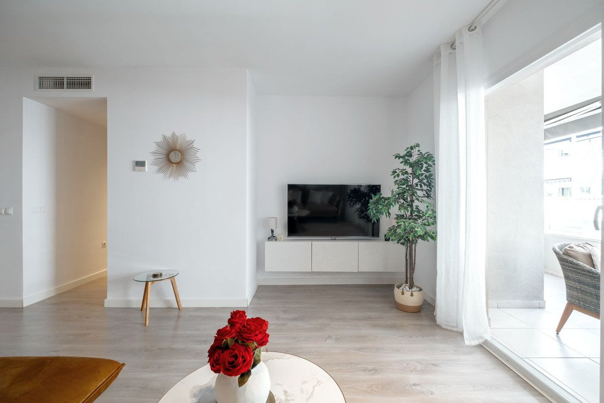 3 Bed Middle Floor Apartment in La Campana