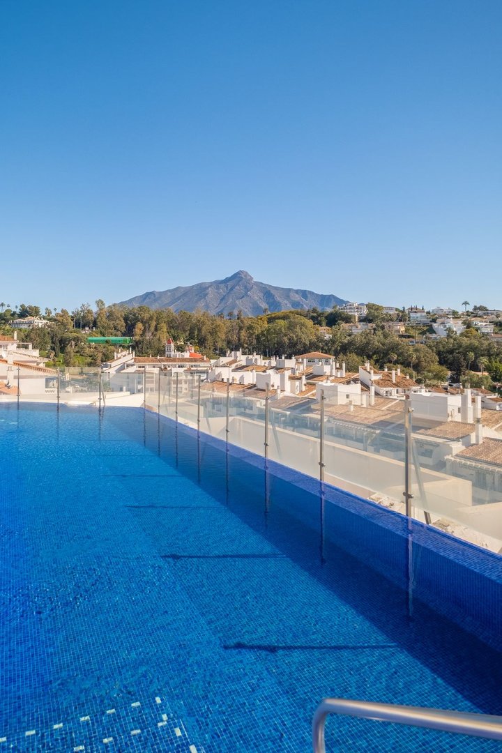 3 Bed Middle Floor Apartment in La Campana
