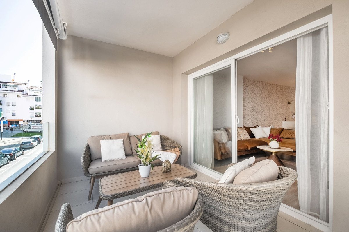 3 Bed Middle Floor Apartment in La Campana